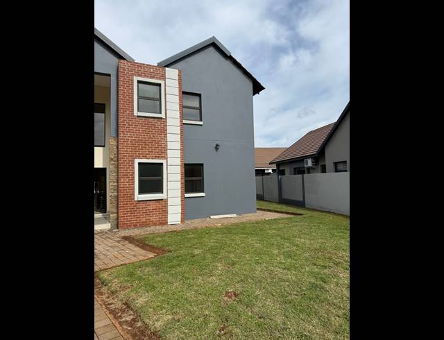 4 BEDROOM HOUSE FOR SALE IN MELODIE